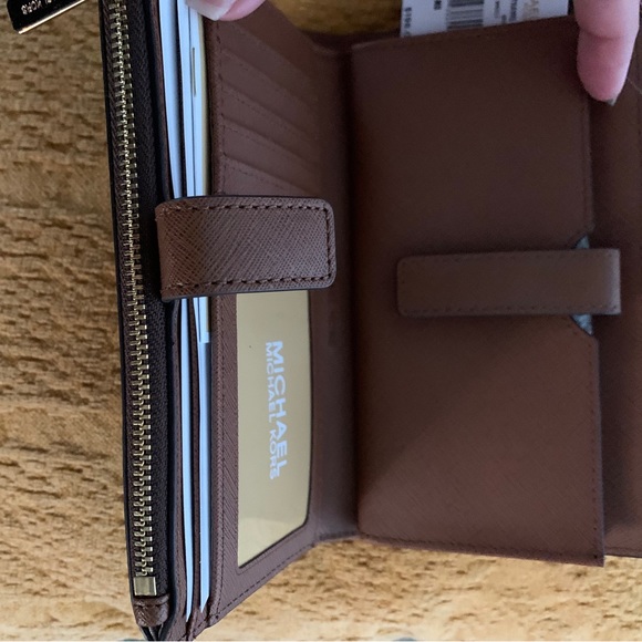 MICHAEL KORS DOUBLE ZIP WRISTLET JETSET IN BROWN/ACORN. TECH WALLET NEW W/TAGS - Picture 4 of 14